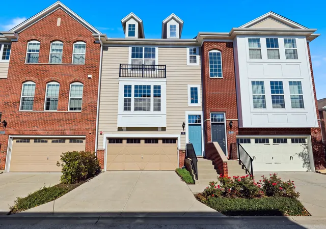 Townhouse for sale at 21 Jasmine Ct, Schaumburg, IL 60194 | MLS# 12793263