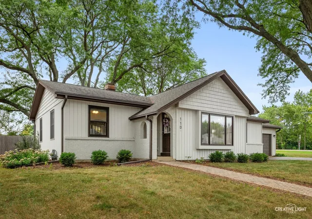 Single family home for sale at 110 N Cambridge Dr, Geneva, IL 60134 | MLS# 12793269