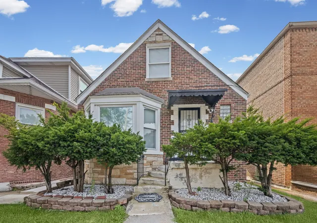 Single family home for sale at 8340 S Yates Blvd, Chicago, IL 60617 | MLS# 12793281