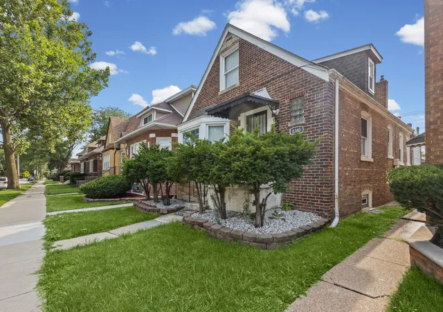 Photo 2 of Single family home for sale at 8340 S Yates Blvd, Chicago, IL 60617 | MLS# 12793281 | Listing updated on 2026-10-24