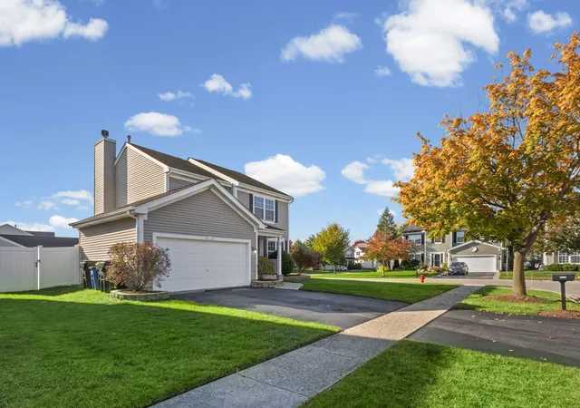 Photo 2 of Single family home for sale at 5020 Thistle Ln, Lake In The Hills, IL 60156 | MLS# 12793282 | Listing updated on 2026-10-30