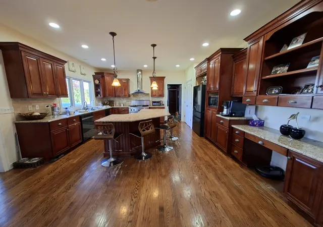 Photo 4 of Single family home for sale at 2379 Bird Ln, Batavia, IL 60510 | MLS# 12793289 | Listing updated on 2026-10-29