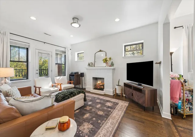 Photo 2 of Condo for sale at 4202 N Wolcott Ave #3, Chicago, IL 60613 | MLS# 12793292 | Listing updated on 2026-10-28