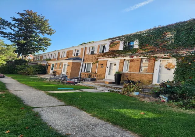 Photo 2 of Townhouse for sale at 1424 N Harlem Ave #D, River Forest, IL 60305 | MLS# 12793293 | Listing updated on 2026-10-27