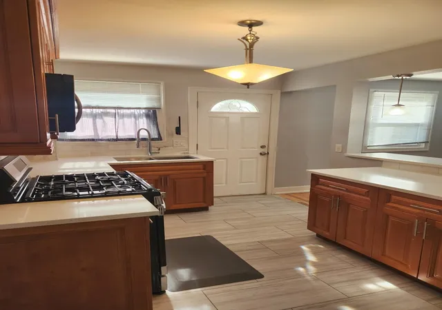 Photo 3 of Townhouse for sale at 1424 N Harlem Ave #D, River Forest, IL 60305 | MLS# 12793293 | Listing updated on 2026-10-27
