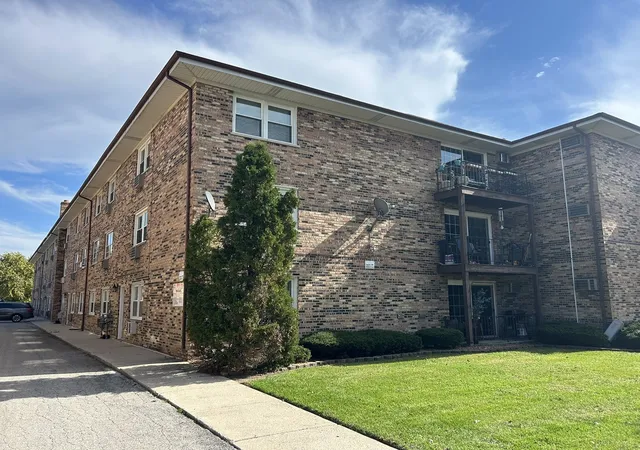 Photo 1 of Condo for sale at 9817 Nottingham Ave #303, Chicago Ridge, IL 60415 | MLS# 12793329 | Listing updated on 2026-10-29