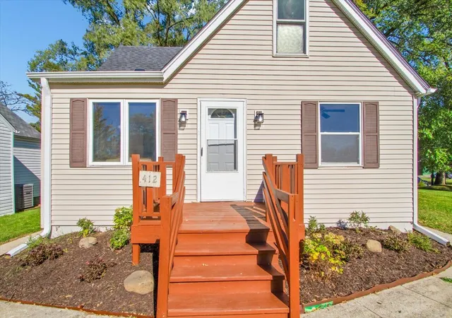 Photo 1 of Single family home for sale at 412 Fairfield Dr, Island Lake, IL 60042 | MLS# 12793330 | Listing updated on 2026-10-24