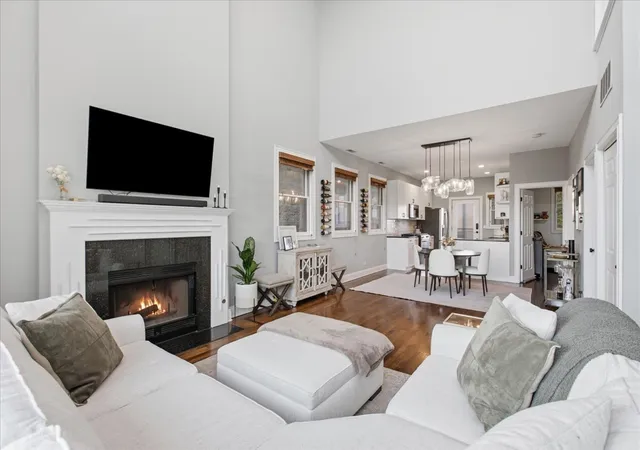 Photo 3 of Condo for sale at 1652 W Augusta Blvd #3W, Chicago, IL 60622 | MLS# 12793331 | Listing updated on 2026-10-28