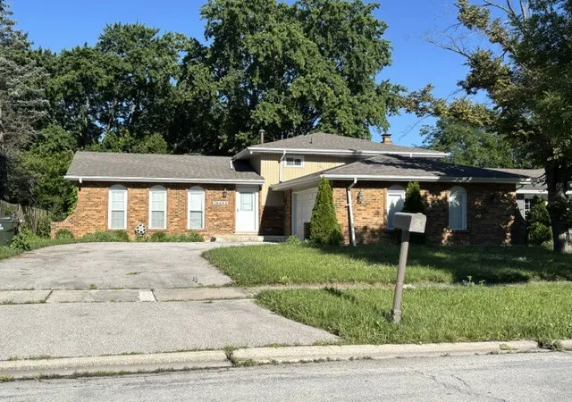 Single family home for sale at 18644 Aberdeen St, Homewood, IL 60430 | MLS# 12793333