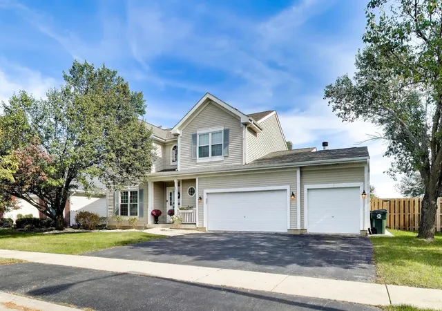 Photo 2 of Single family home for sale at 457 Raintree Dr, Oswego, IL 60543 | MLS# 12793338 | Listing updated on 2026-10-29