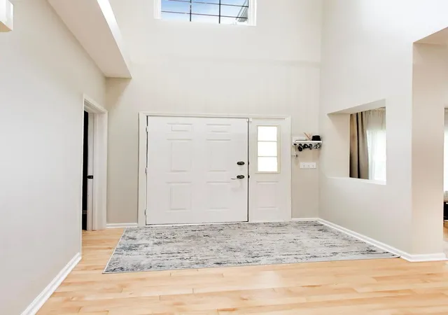 Photo 3 of Single family home for sale at 457 Raintree Dr, Oswego, IL 60543 | MLS# 12793338 | Listing updated on 2026-10-29