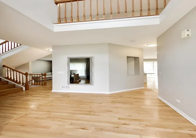 Photo 4 of Single family home for sale at 457 Raintree Dr, Oswego, IL 60543 | MLS# 12793338 | Listing updated on 2026-10-29