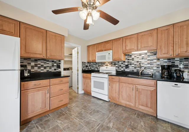 Photo 3 of Condo for sale at 225 Winding Oak Ln #225, Buffalo Grove, IL 60089 | MLS# 12793341 | Listing updated on 2026-10-28