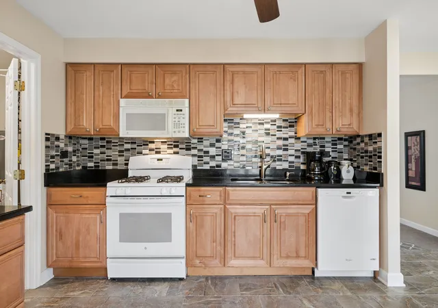 Photo 4 of Condo for sale at 225 Winding Oak Ln #225, Buffalo Grove, IL 60089 | MLS# 12793341 | Listing updated on 2026-10-28
