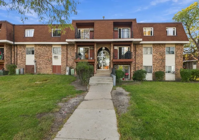 Photo 1 of Condo for sale at 1170 Valley Ln #304, Hoffman Estates, IL 60169 | MLS# 12793354 | Listing updated on 2026-10-24