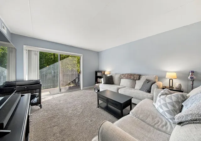Photo 4 of Condo for sale at 5225 James Ln #1405, Crestwood, IL 60418 | MLS# 12793358 | Listing updated on 2026-10-27