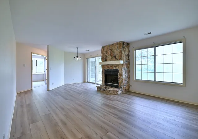 Listing Photo 1 - Condo for sale in building located at 884 Pas Ct, Naperville, IL 60563 - Unit #101