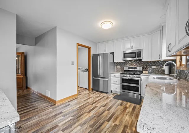 Photo 4 of Single family home for sale at 631 Vanderbilt Dr, New Lenox, IL 60451 | MLS# 12793362 | Listing updated on 2026-10-30
