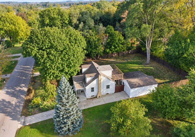 Photo 2 of Sale Pending at 218 Euclid Ave, Rockford, IL 61102 | MLS# 12793363 | Listing updated on 2026-10-28