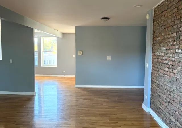 Listing Photo 3 - Condo for sale in building located at 1419 E 68Th St, Chicago, IL 60637 - Unit #3