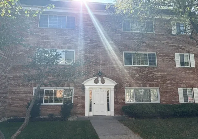 Photo 3 of Condo for sale at 6882 W Touhy Ave #B, Niles, IL 60714 | MLS# 12793371 | Listing updated on 2026-10-27