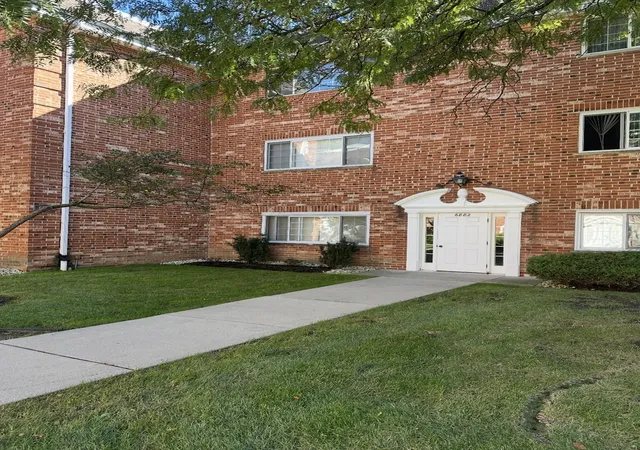 Photo 3 of Condo for sale at 6882 W Touhy Ave #B, Niles, IL 60714 | MLS# 12793371 | Listing updated on 2026-10-27