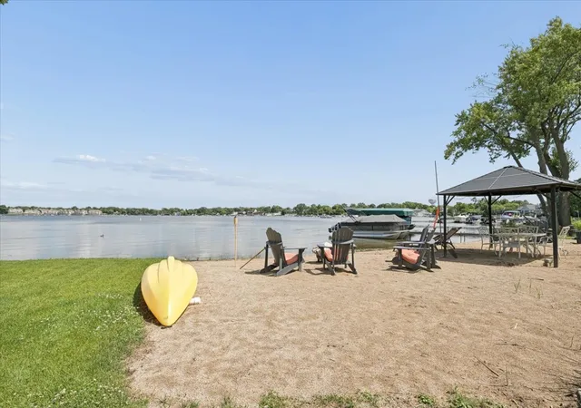 Photo 3 of Single family home for sale at 408 Morningstar Ln, Wauconda, IL 60084 | MLS# 12793374 | Listing updated on 2026-10-24