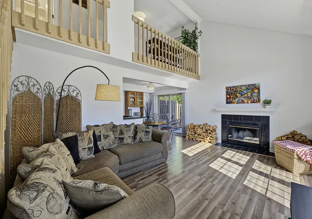 Photo 3 of Townhouse for sale at 1348 N Knollwood Dr, Palatine, IL 60067 | MLS# 12793375 | Listing updated on 2026-10-24