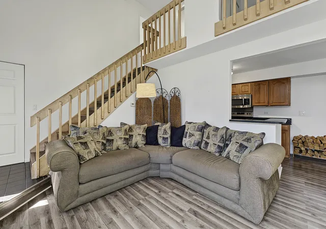 Photo 3 of Townhouse for sale at 1348 N Knollwood Dr, Palatine, IL 60067 | MLS# 12793375 | Listing updated on 2026-10-24