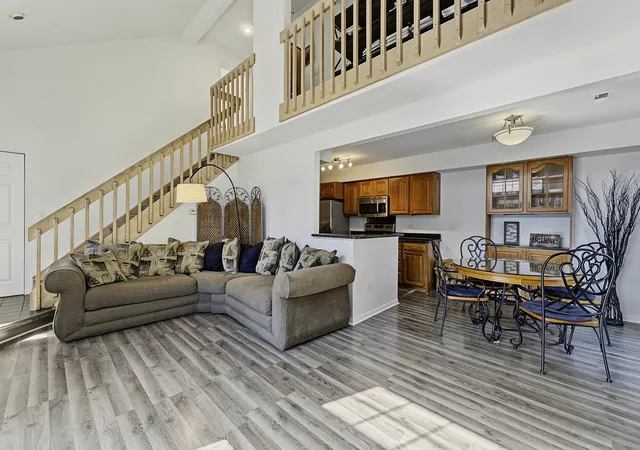 Photo 4 of Townhouse for sale at 1348 N Knollwood Dr, Palatine, IL 60067 | MLS# 12793375 | Listing updated on 2026-10-24