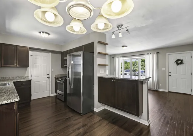 Photo 4 of Single family home for sale at 3906 W Theodore St, Joliet, IL 60431 | MLS# 12793392 | Listing updated on 2026-10-30