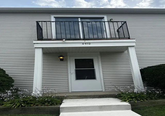 Townhouse for sale at 451 James Ct #D, Glendale Heights, IL 60139 | MLS# 12793400
