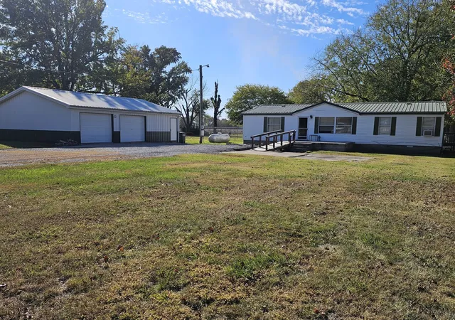 Photo 3 of Sale Pending at 8757 N Il Hwy 148, Mt Vernon, IL 62864 | MLS# 12793402 | Listing updated on 2026-10-27