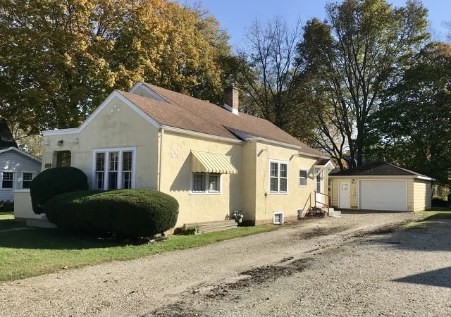 Photo 4 of Single family home for sale at 615 Brewster St, Tiskilwa, IL 61368 | MLS# 12793404 | Listing updated on 2026-10-30