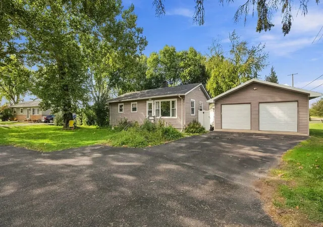 Photo 2 of Single family home for sale at 15730 S Collins Dr, Plainfield, IL 60544 | MLS# 12793405 | Listing updated on 2026-10-24
