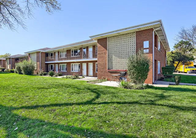 Photo 3 of Condo for sale at 1101 E Algonquin Rd #6, Arlington Heights, IL 60005 | MLS# 12793426 | Listing updated on 2026-10-27