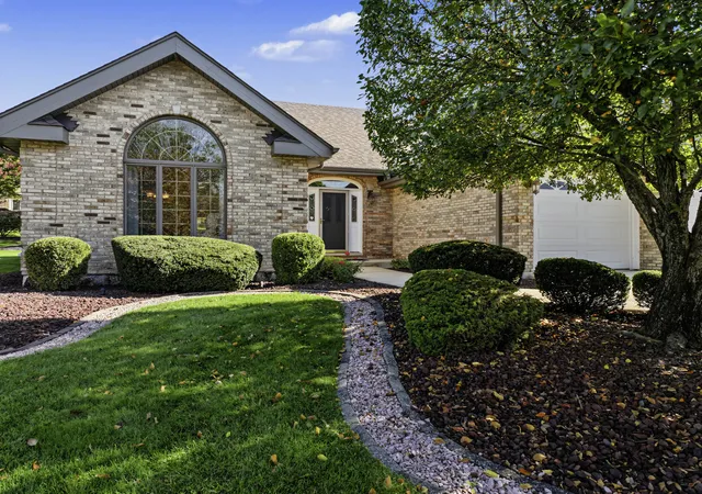 Photo 1 of Single family home for sale at 22001 Oakton Ave, Frankfort, IL 60423 | MLS# 12793428 | Listing updated on 2026-10-27