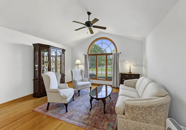 Photo 4 of Single family home for sale at 22001 Oakton Ave, Frankfort, IL 60423 | MLS# 12793428 | Listing updated on 2026-10-27