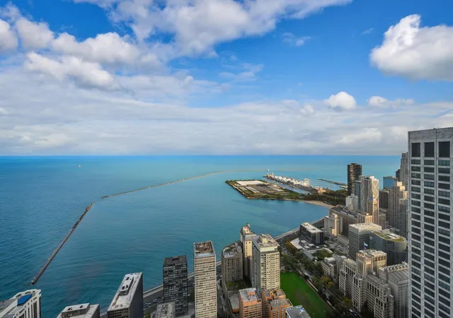 Listing Photo 1 - Condo for sale in building located at 175 E Delaware Pl, Chicago, IL 60611 - Unit #7107