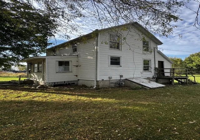 Photo 3 of Single family home for sale at 204 E Cherry St, Chatsworth, IL 60921 | MLS# 12793466 | Listing updated on 2026-10-27