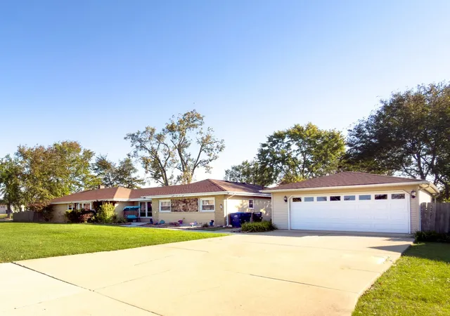 Photo 1 of Single family home for sale at 8501 S 82nd Court, Hickory Hills, IL 60457 | MLS# 12793485 | Listing updated on 2026-10-29