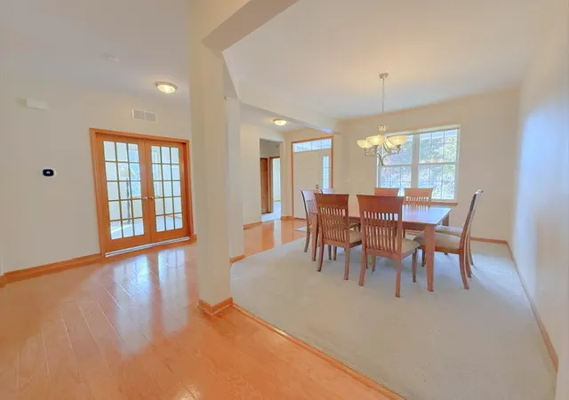 Photo 3 of Single family home for sale at 520 Homeview Dr, Oswego, IL 60543 | MLS# 12793506 | Listing updated on 2026-10-27