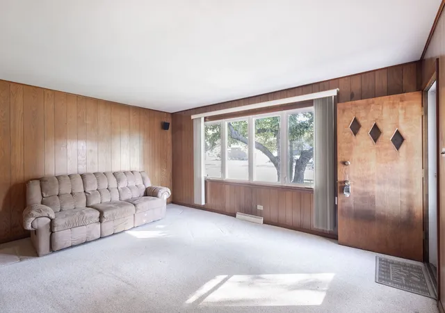 Photo 3 of Single family home for sale at 9804 Rutherford Ave, Oak Lawn, IL 60453 | MLS# 12793518 | Listing updated on 2026-10-27