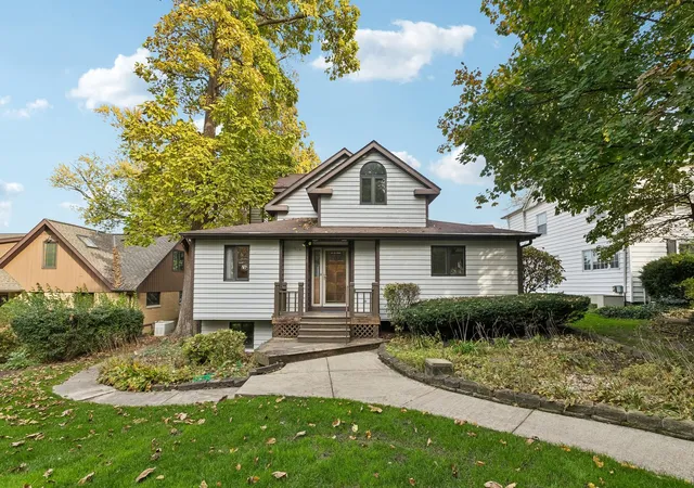 Photo 2 of Single family home for sale at 1320 Old Bay Rd, Johnsburg, IL 60051 | MLS# 12793521 | Listing updated on 2026-10-29