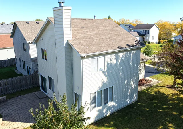 Photo 4 of House for sale at 1858 S Fallbrook Dr, Round Lake, IL 60073 | MLS# 12793536 | Listing updated on 2026-10-30