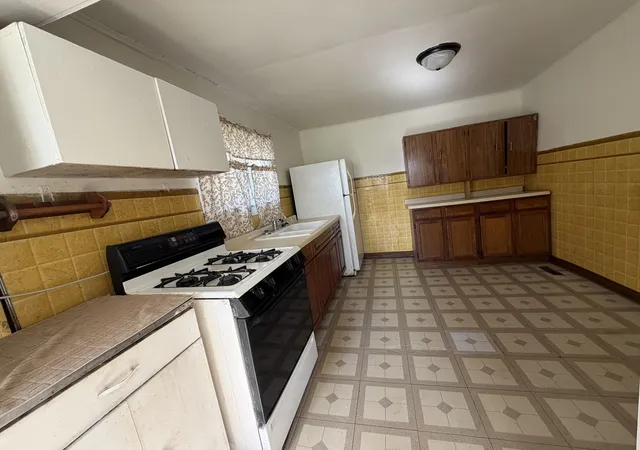 Photo 3 of Single family home for sale at 615 Garver Ave, Rockford, IL 61102 | MLS# 12793556 | Listing updated on 2026-10-24
