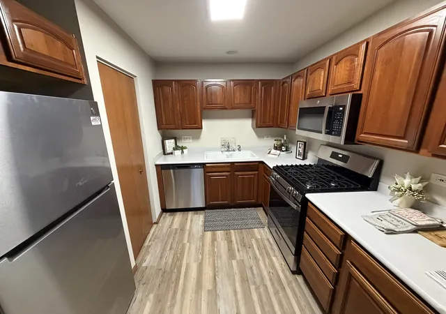 Photo 2 of Townhouse for sale at 39321 N Melbourne Ct, Beach Park, IL 60083 | MLS# 12793563 | Listing updated on 2026-10-27