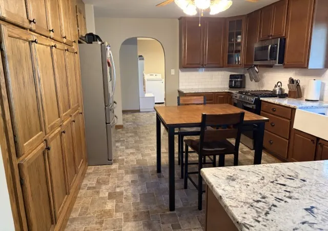 Photo 4 of Single family home for sale at 325 S Elm St, Hull, IL 62343 | MLS# 12793566 | Listing updated on 2026-10-27