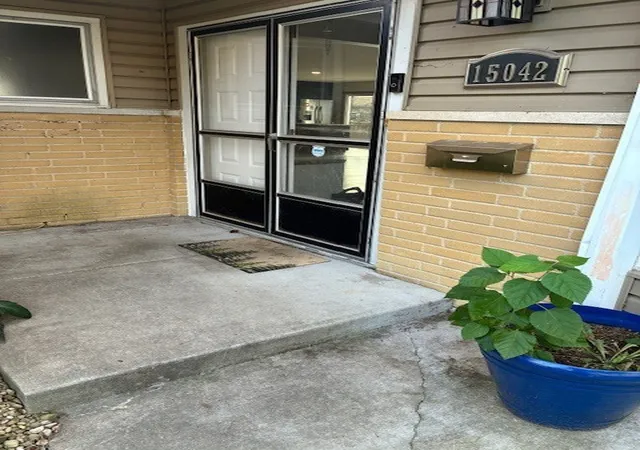 Photo 3 of Single family home for sale at 15042 Sunset Ave, Oak Forest, IL 60452 | MLS# 12793572 | Listing updated on 2026-10-30