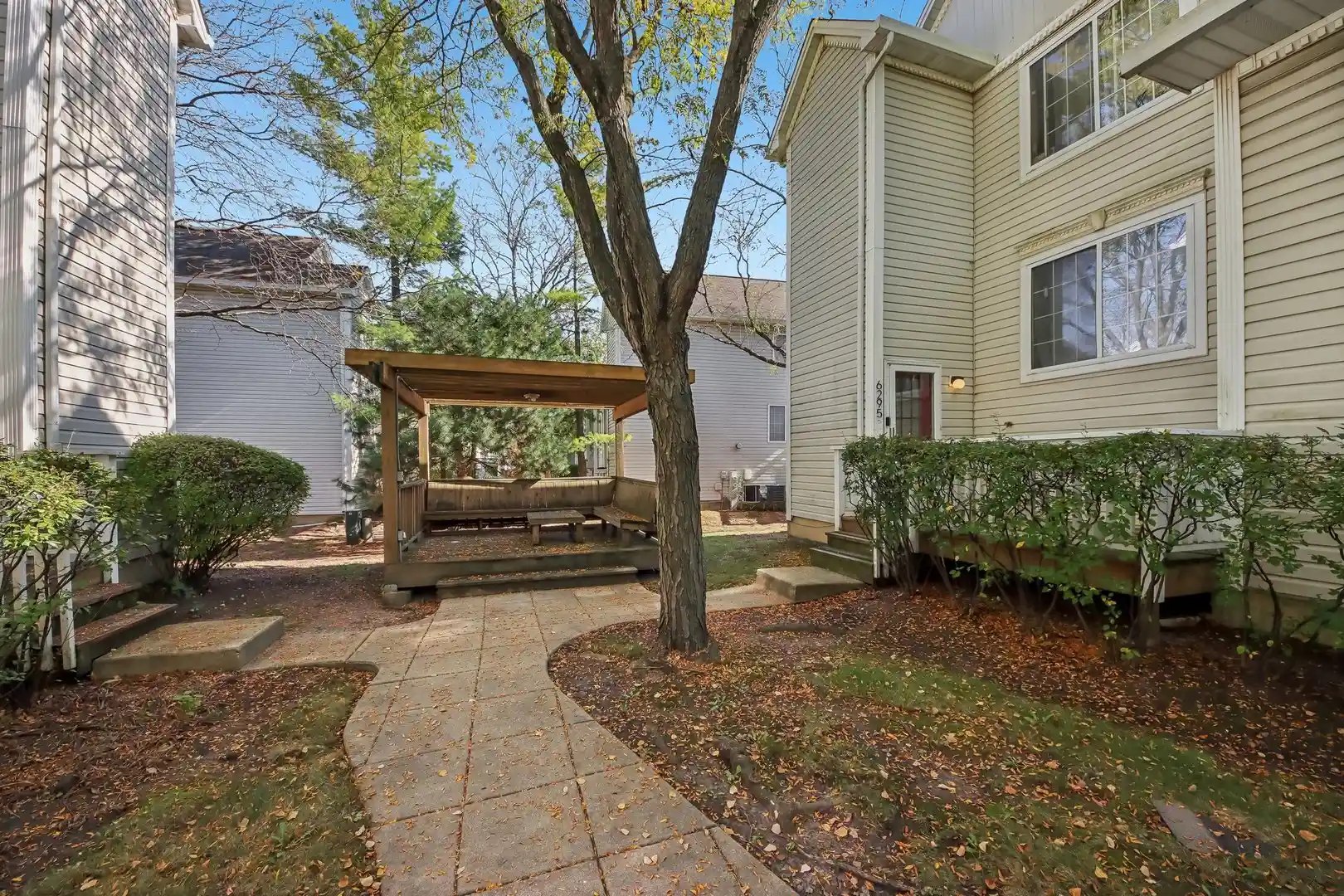 Listing Photo 2 - Condo for sale in 6295 Fremont Dr located at 6295 Fremont Dr, Hanover Park, IL 60133 - Unit #6295